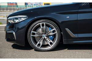車のパーツ  530i BMW 5シリーズ 輸入車カスタムパーツ専門店 | オートパーツ(AutoParts)