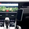 ポルシェ カイエン(19-22)専用 マグネット・スマホホルダー【Rennline】PM01.30　商品装着イメージ画像