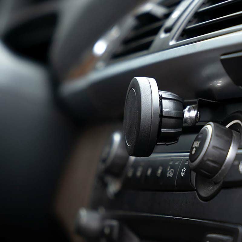 BMW X5シリーズ(E70)専用 マグネット・スマホホルダー【Rennline】　商品取り付け時のイメージ画像(スマホ無し)