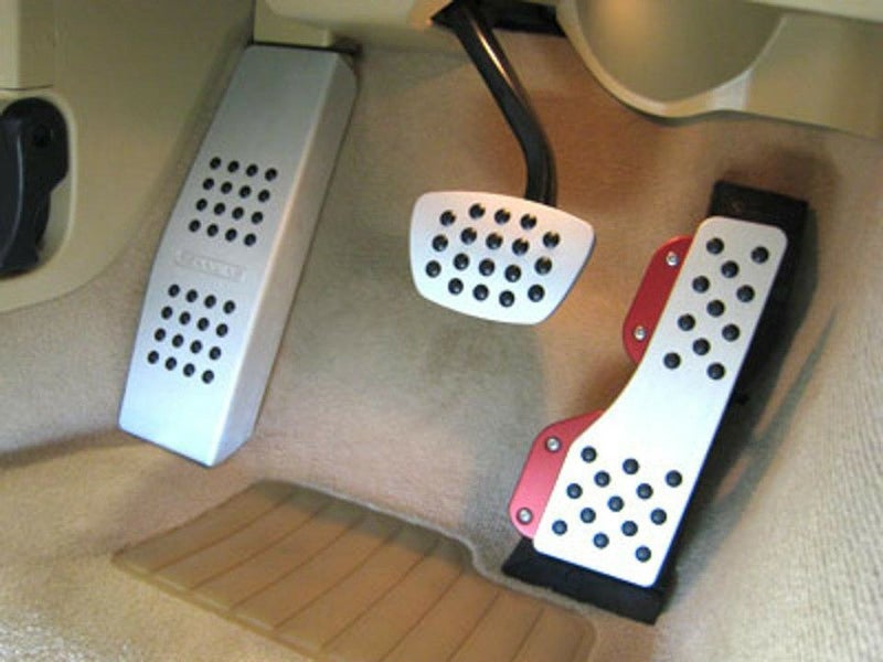 BMW 各車種 AT用 アルミ3ピースペダルセット(ラバーグリップ付) シルバー【Rennline】 商品装着時のイメージ画像