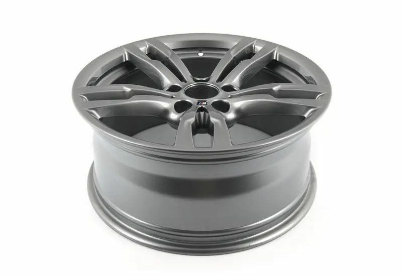 BMW純正】3シリーズ(F30,F31)等 18インチ ライトアロイ M ダブル