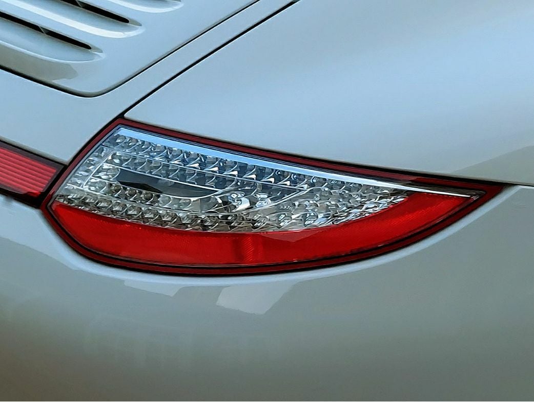 ポルシェ911（997）純正テールライト左側 997.631.405.01 ポルシェ 911/997 前期用 後期スタイル LEDテール 修理・補修などにも