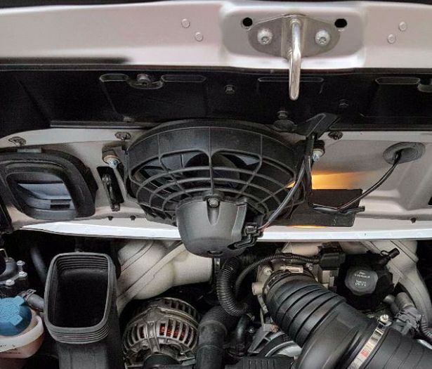 ポルシェ純正】ポルシェ 997(911) ターボ エンジン コンパートメント