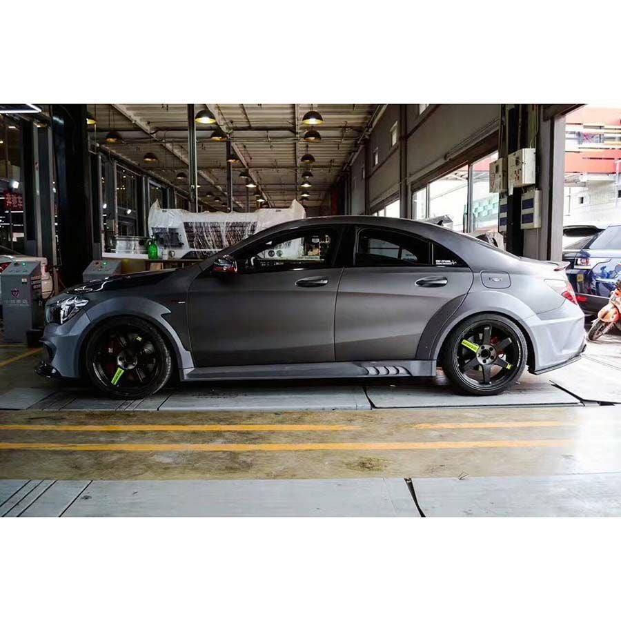メルセデスベンツ CLA(C117) カーボン・ワイドボディキット(ウイング
