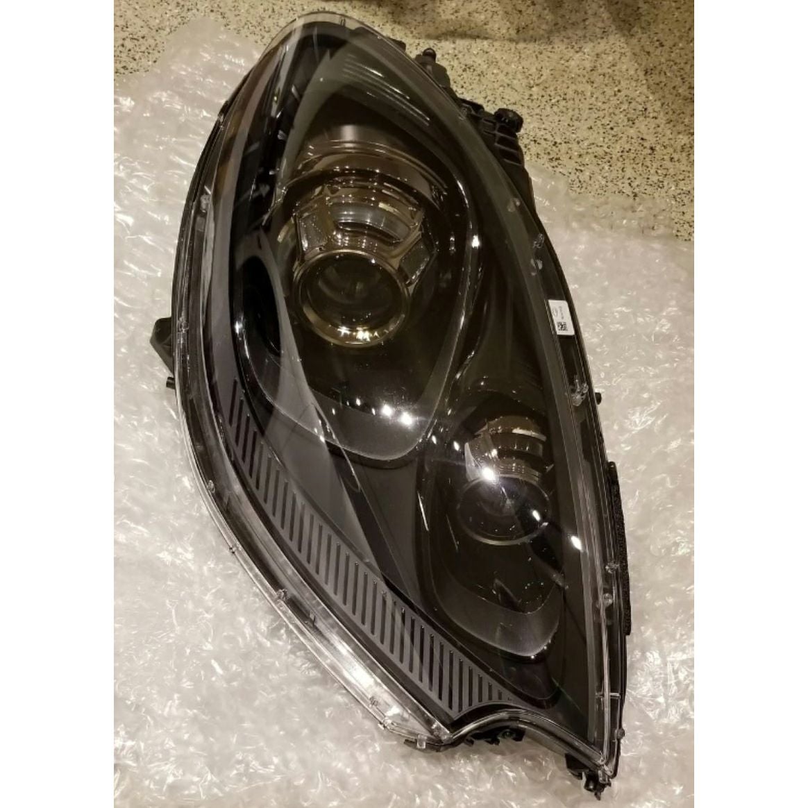 ポルシェ純正】ポルシェ 95B.1マカン RHD バイキセノン ヘッドライト