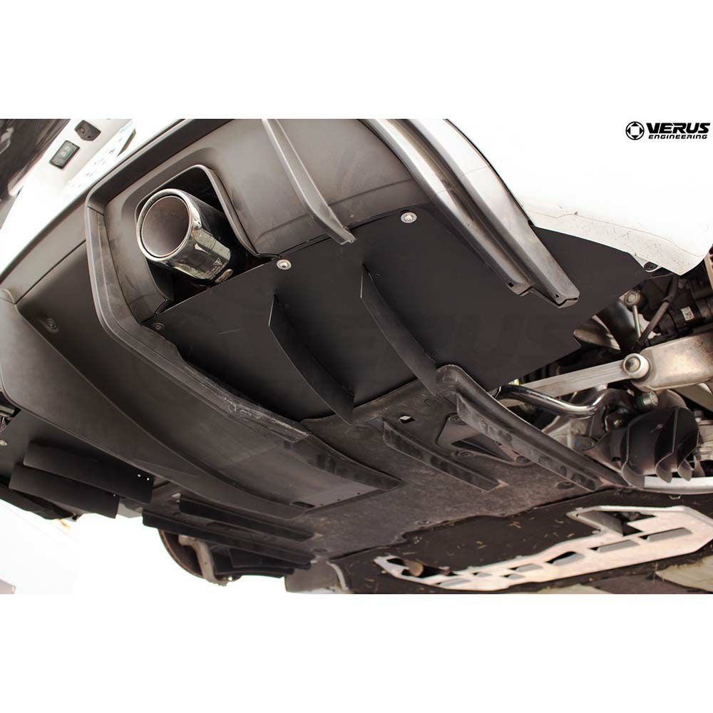 ポルシェ718ケイマンGT-4 リアディフューザーパネル　中古 ポルシェ 718ケイマンGT4／RS リア・ディフューザーパネルキット【VERUS】