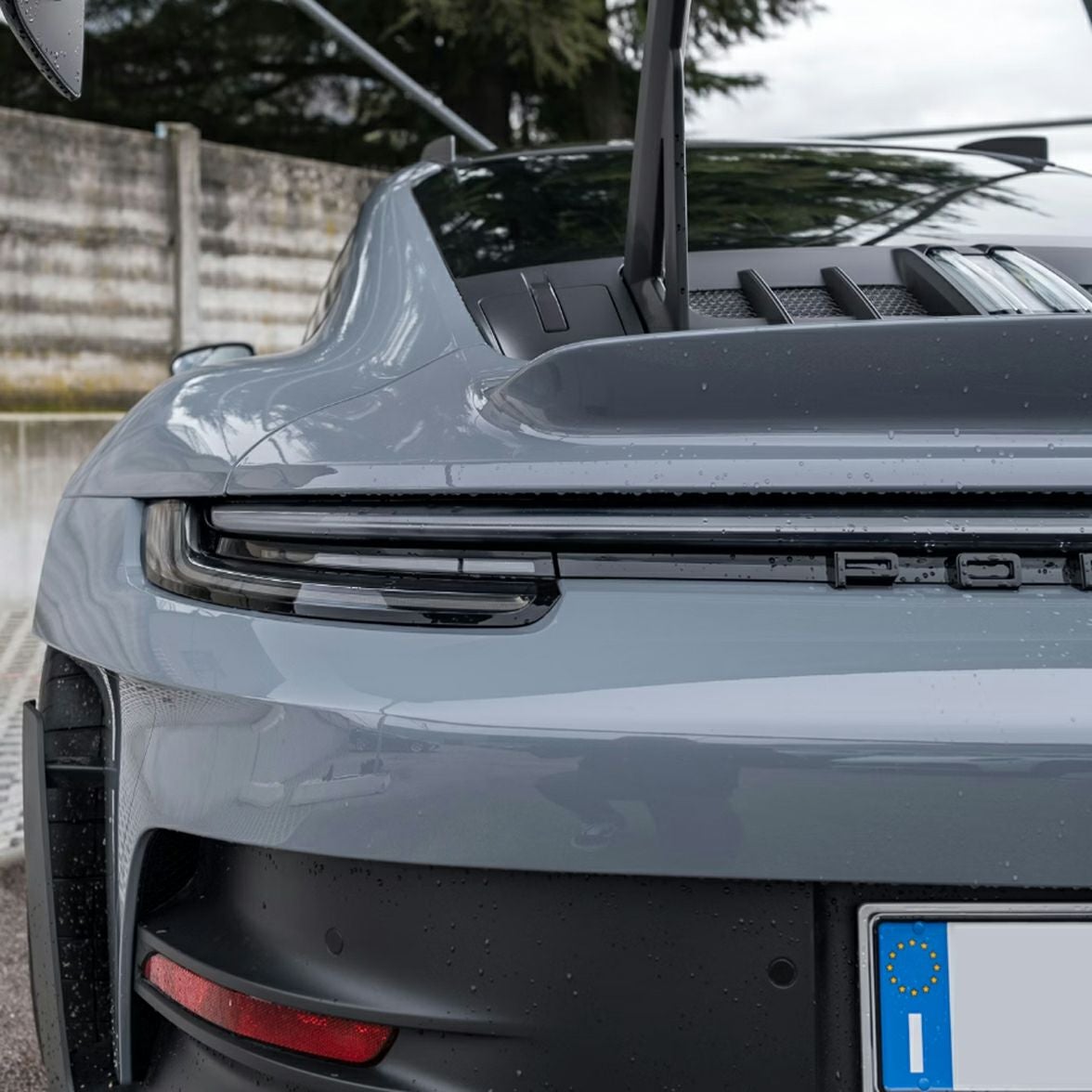 ポルシェ純正】ポルシェ 992(911) リア センターライト クリア 9P5945081D