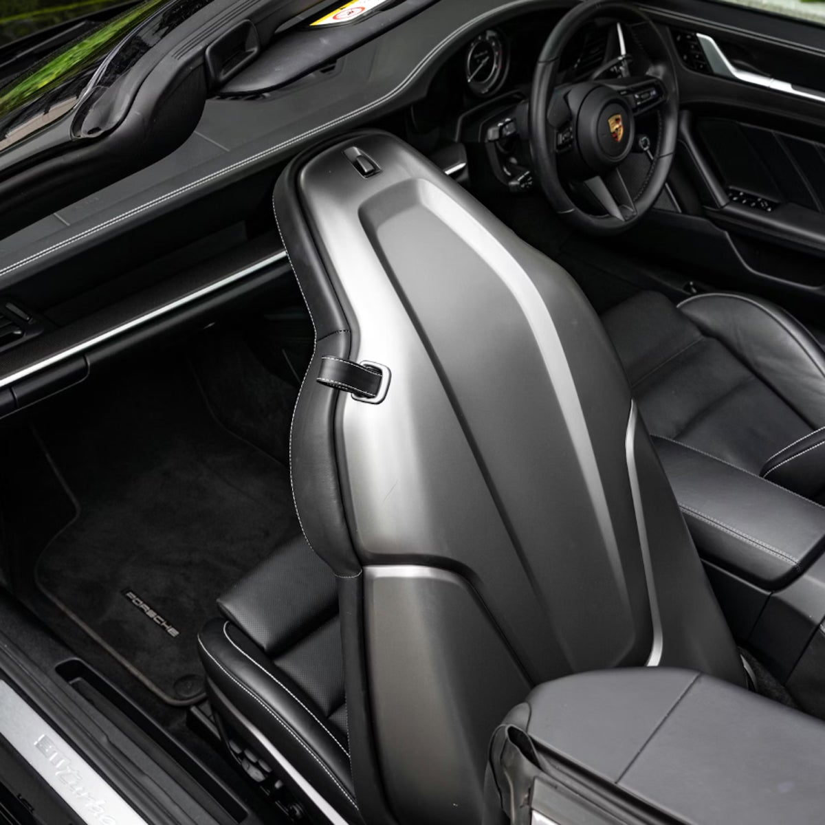 ポルシェ純正】ポルシェ 992(911) シートバックレスト プル レバー